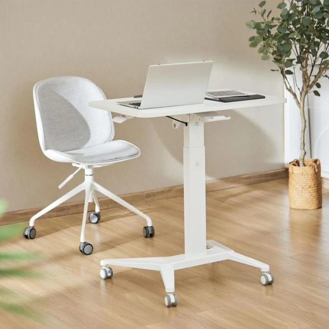 Mobilne biurko stolik na laptop Maclean, białe, pneumatyczna regulacja wysokości, 80x52cm, 8kg max, 109cm wys, MC‑453W - obrazek 2