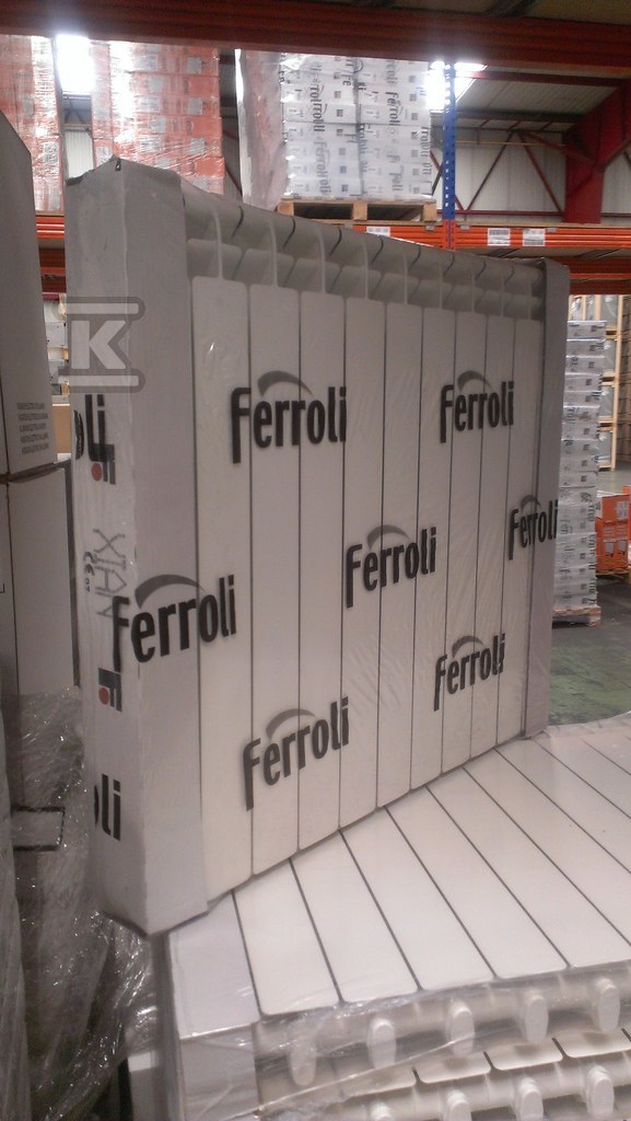 Grzejnik aluminiowy PROTEO 450 (FERROLI), rozstaw przyłączy: 350mm, moc grzewcza 92W (dla 75/65/20), kolor biały 749045010 - obrazek 2